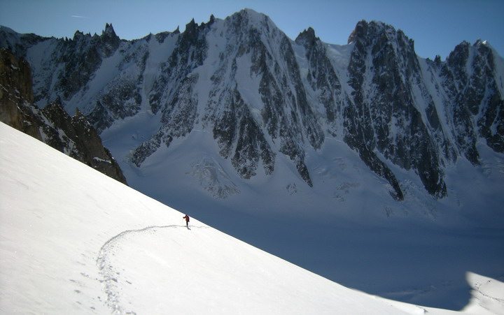 Belle solitude en montant à skis au col d'Argentière