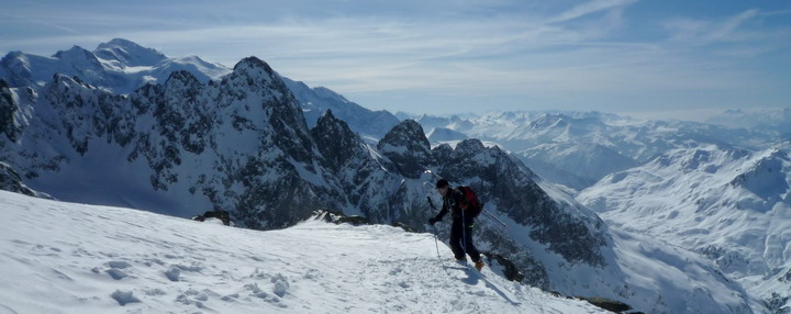 La remontée à la Pointe Alphonse Favre, avant la descente du glacier du Mort