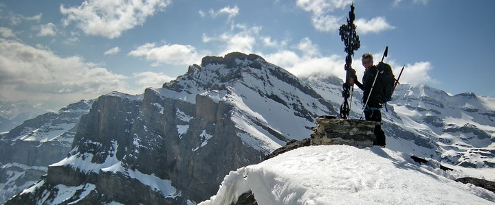 Sur la crête des Plattenhörner, dominant Leukerbad et face au Wildstrubel