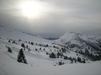 Ski de randonnée dans les Aravis : magnifiques payages hivernaux