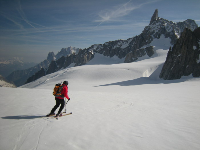 Descente du glacier de la Vierge en neige de printemps