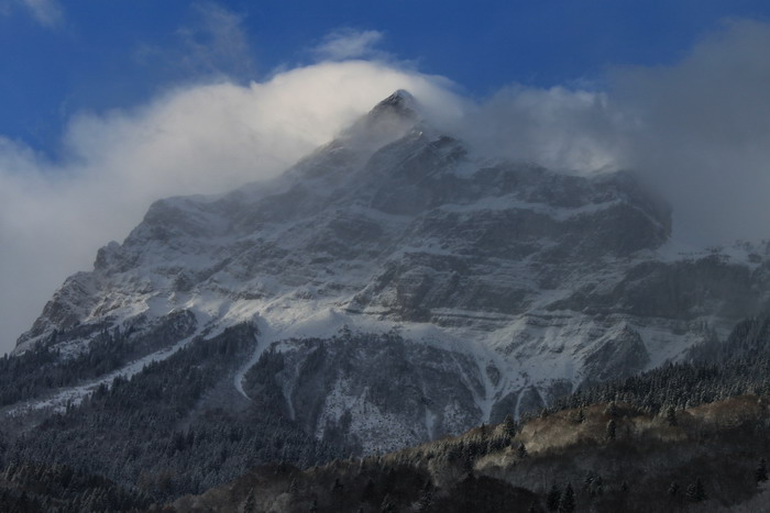 La pointe d'Areu le 26 novembre, recouverte de neige fraîche