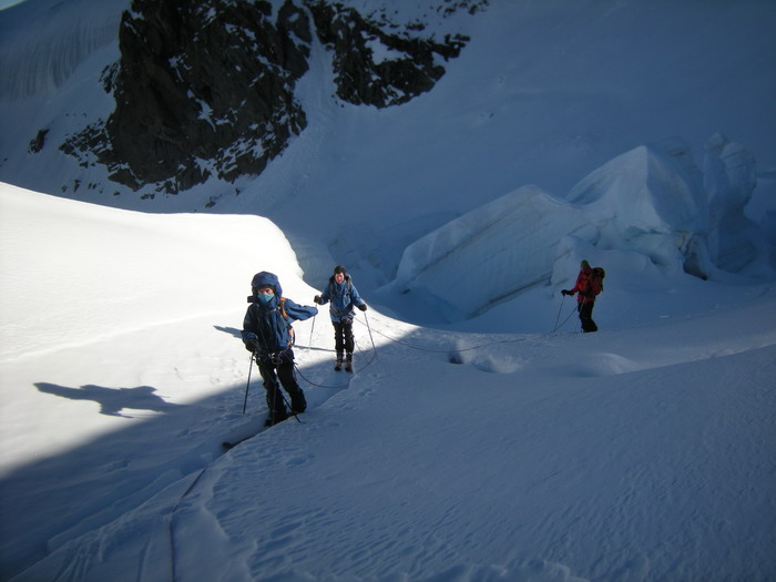 Le passage improbable de séracs sur le glacier de Grenz