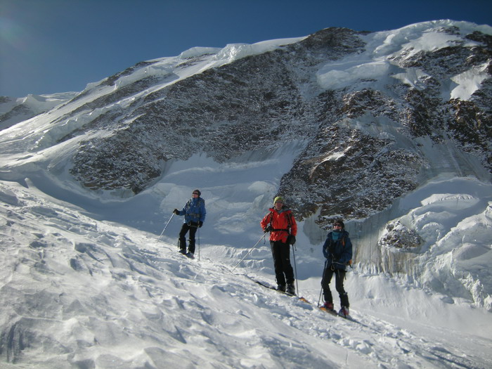 Le sanctuaire du glacier de Grenz au pied du Lyskamm