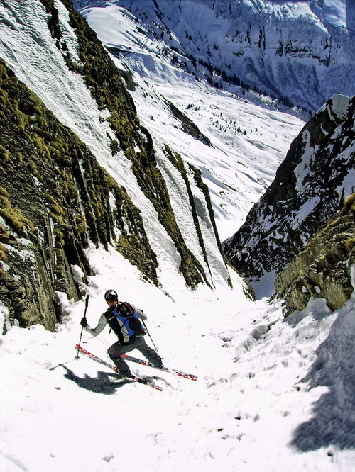 franck dans la descente du couloir est du père.