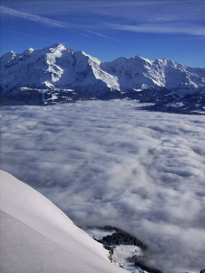 mer de nuage depuis le sommet des quatre Têtes