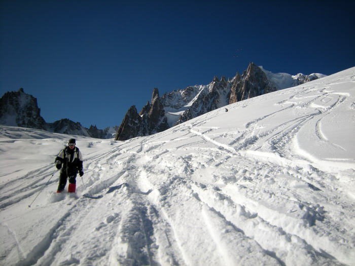 Encore de la belle neige poudreuse dans les pentes du Rognon