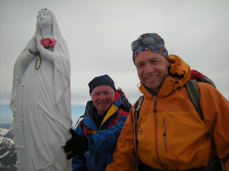 Sommet du grand Paradis, la traditionnelle vierge