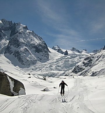 Neige de printemps vers la Jonction avec la Mer de Glace, pendant la Vallée Blanche Neige de printemps vers la Jonction avec la Mer de Glace, pendant la Vallée Blanche
