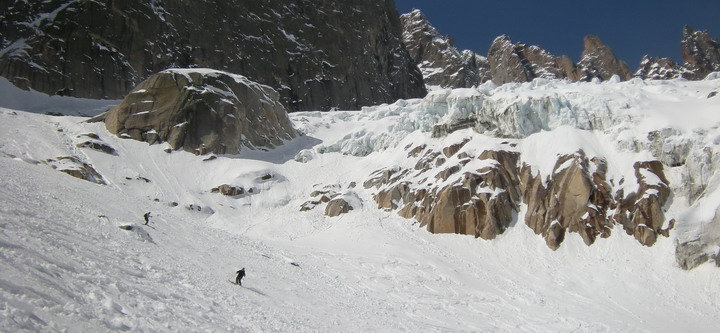 La combe secrète de la Vallée Blanche, passage moins fréquenté et plus raide derrière le Requin