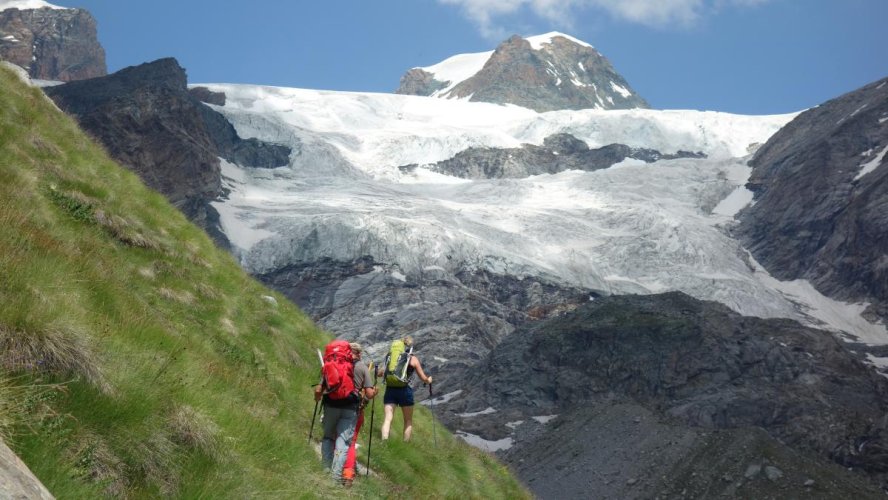 Sous Mezzalama, montée au Pollux