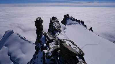 Au sommet du Grand-Paradis