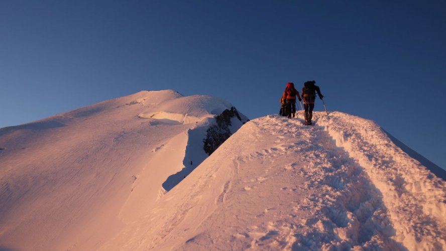 Sur l'arête des Bosses