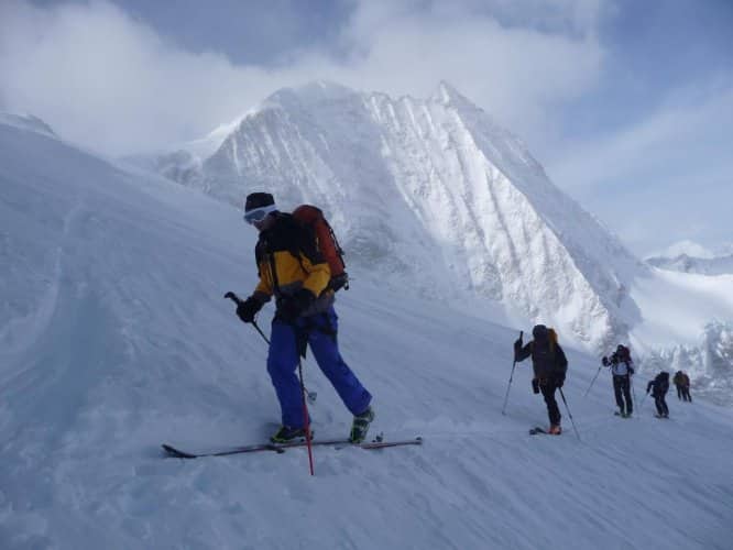 Montée au Pigne d'Arolla depuis les Dix