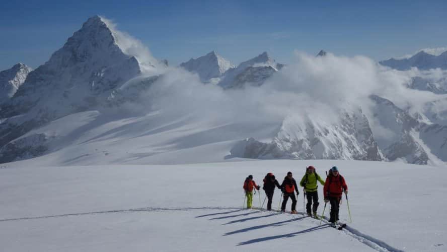 Entre Bertol et Zermatt, la vue sur la Dent Blanche