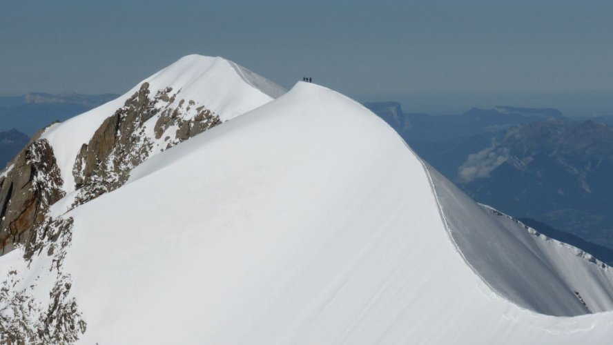 La belle arête des Dômes de Miage