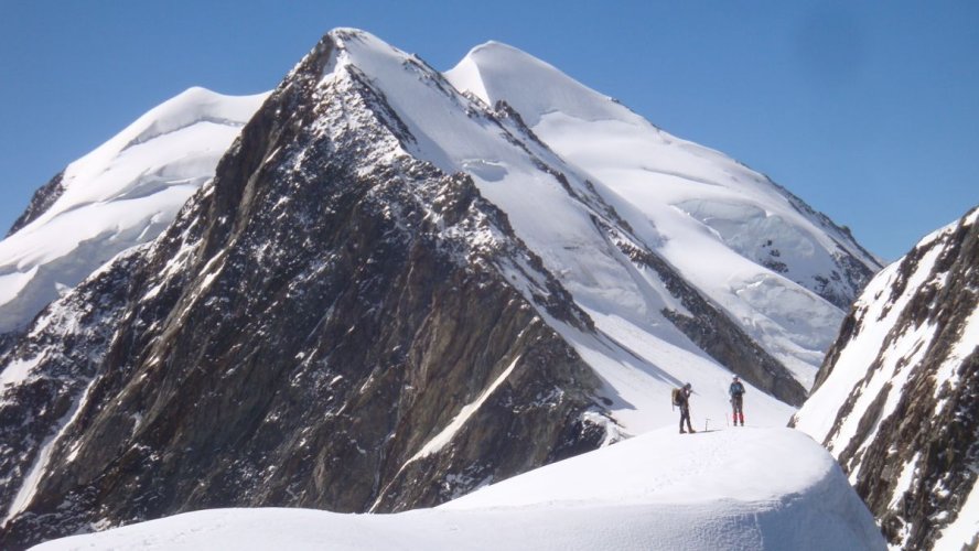 Sur la traversée des Dômes de Miage en direction de Tré-la-Tête