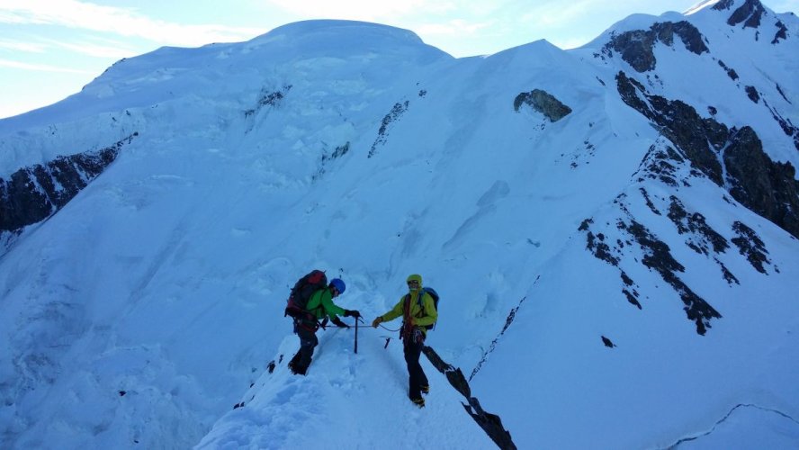 La très fine arête entre Bionnassay et Mont-Blanc