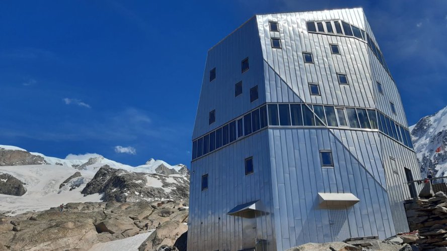 Monterosa hütte, superbe cabane moderne