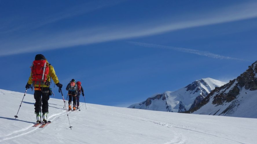 En direction des Dômes de Miage sur le glacier de Tré-La-Tête