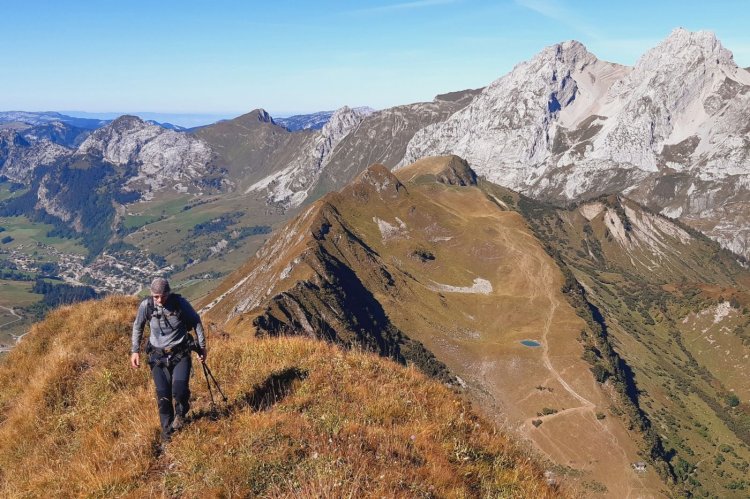 Les arêtes herbeuses du secteur Almet entre Bornes et Aravis