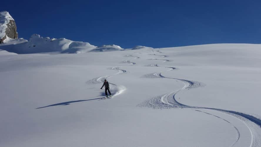 Ski de randonnée avec un guide, de l'initiation aux raids