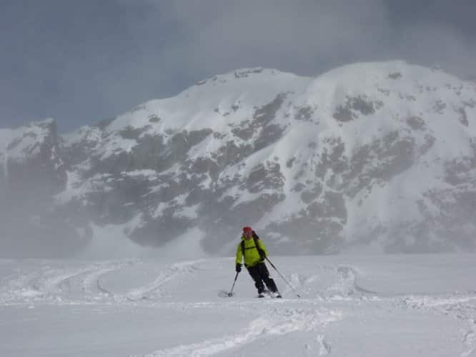 Ski de randonnée avec un guide, de l'initiation aux raids