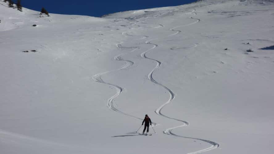 Ski de randonnée avec un guide, de l'initiation aux raids