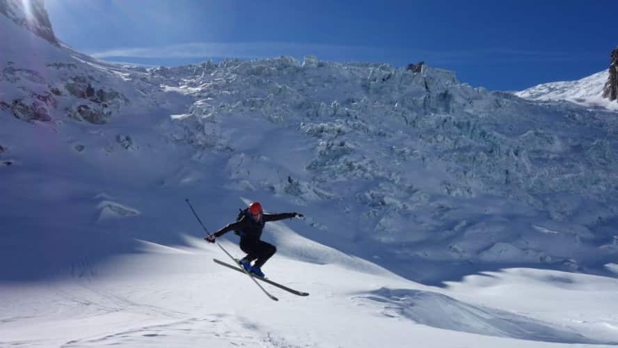 Ski de randonnée avec un guide, de l'initiation aux raids