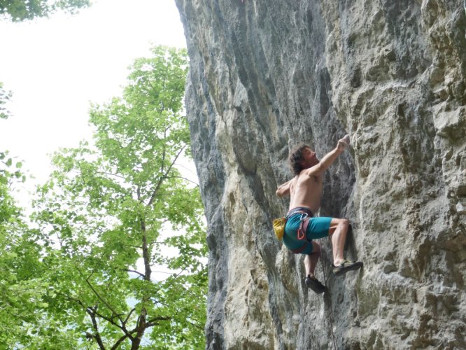 Mon copain Julien Irilli en action dans un superbe 7c du Taillefer