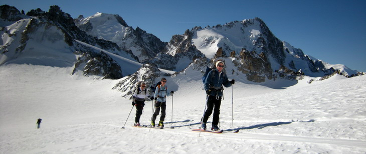 Sur le Plateau de Trient le dernier jour de la traversée La Fouly - Trient en ski de randonnée Sur le Plateau de Trient le dernier jour de la traversée La Fouly Trient en ski de randonnée